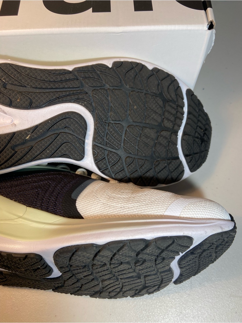 Lululemon Women’s Blissfeel 2 White Black Green Running Shoes SZ 10 - Picture 11 of 15